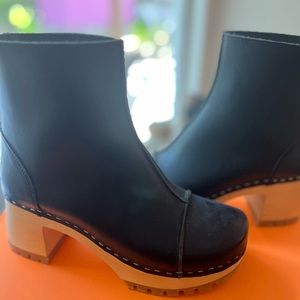 NEW in box Swedish Hasbeen Leather Zip Ankle Boot With Block Heel